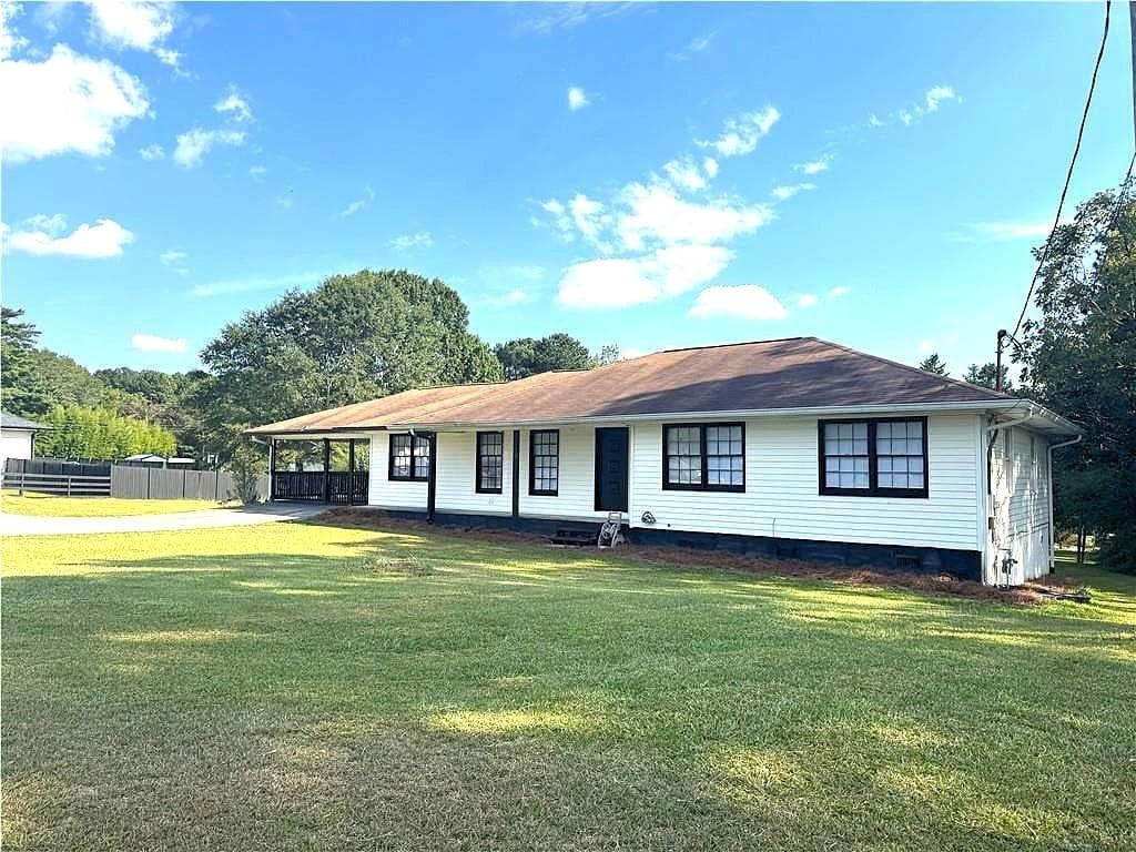 3 bedroom, 2 bathroom, 1,658 sq ft single family residence for rent at 3480 Hamilton Mill Road, Buford, GA 30519 for $1,900 a month — photo 3