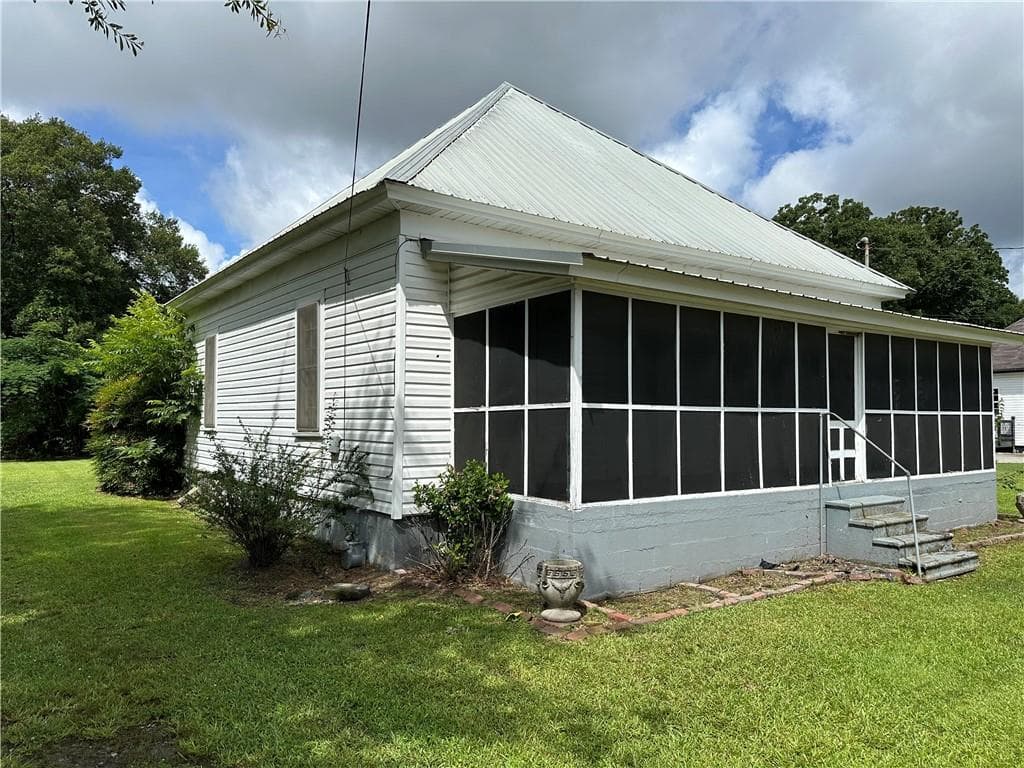 2 bedroom, 1 bathroom, 1,136 sq ft single family residence for sale at 630 Rockmart Road, Villa Rica, GA 30180 — photo 2