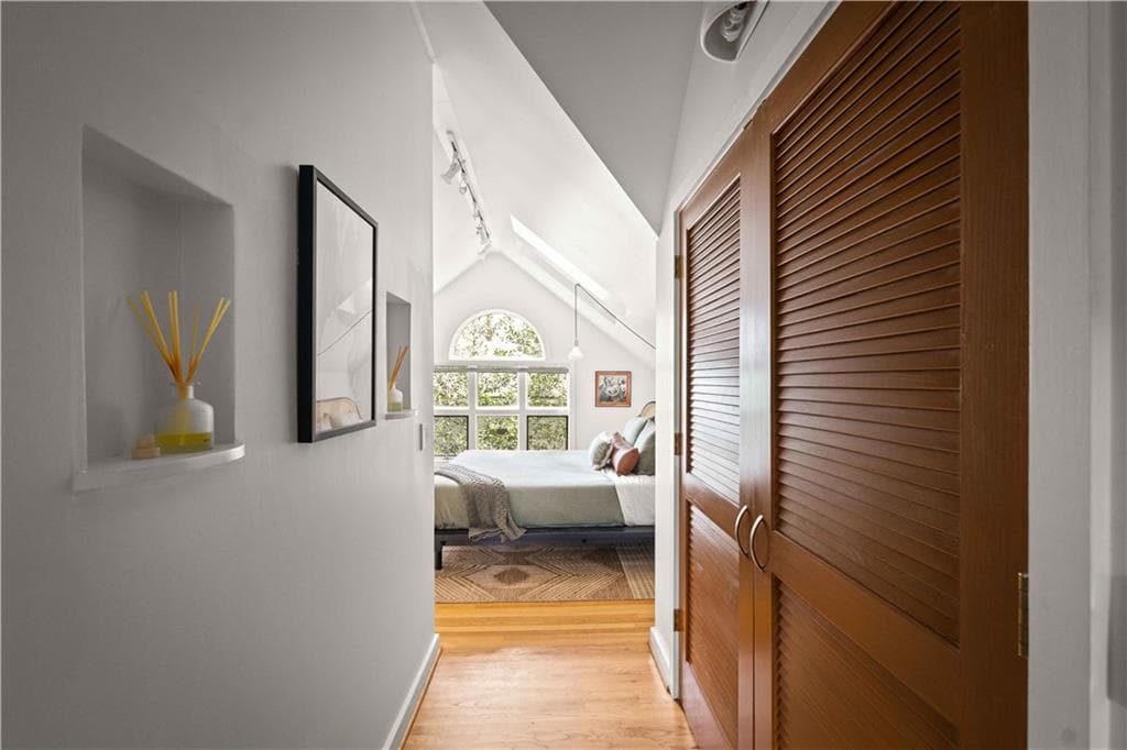 duplex under contract at 452 Sinclair Avenue, Atlanta, GA 30307 — photo 6