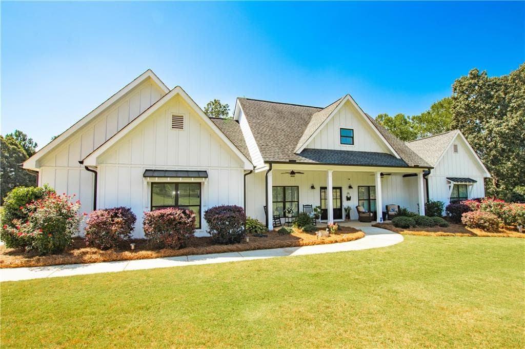 3 bedroom, 3 bathroom, 2,248 sq ft single family residence under contract at 2007 Tallassee Road, Statham, GA 30666