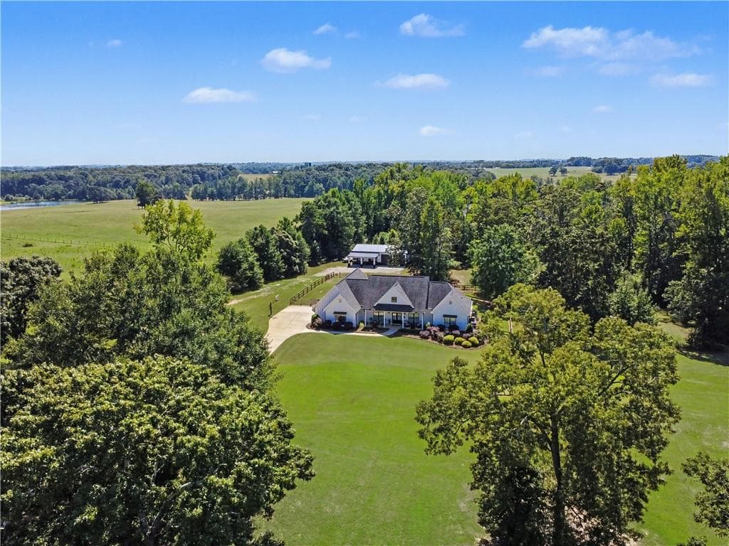 3 bedroom, 3 bathroom, 2,248 sq ft single family residence under contract at 2007 Tallassee Road, Statham, GA 30666 — photo 5