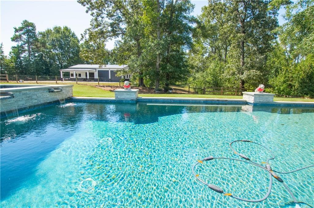 3 bedroom, 3 bathroom, 2,248 sq ft single family residence under contract at 2007 Tallassee Road, Statham, GA 30666 — photo 8