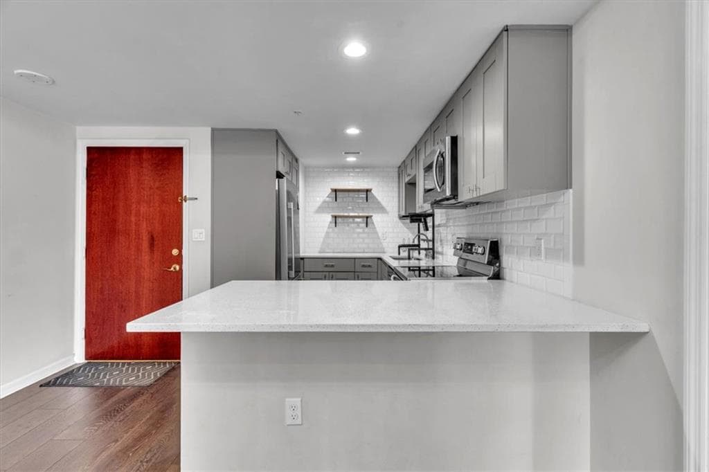 2 bedroom, 2 bathroom, 919 sq ft condominium for rent at 199 14th Street 910, Atlanta, GA 30309 for $2,650 a month — photo 2