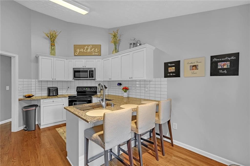 3 bedroom, 2 bathroom, 1,686 sq ft single family residence for sale at 225 Dunagan Drive, Lawrenceville, GA 30045 — photo 3