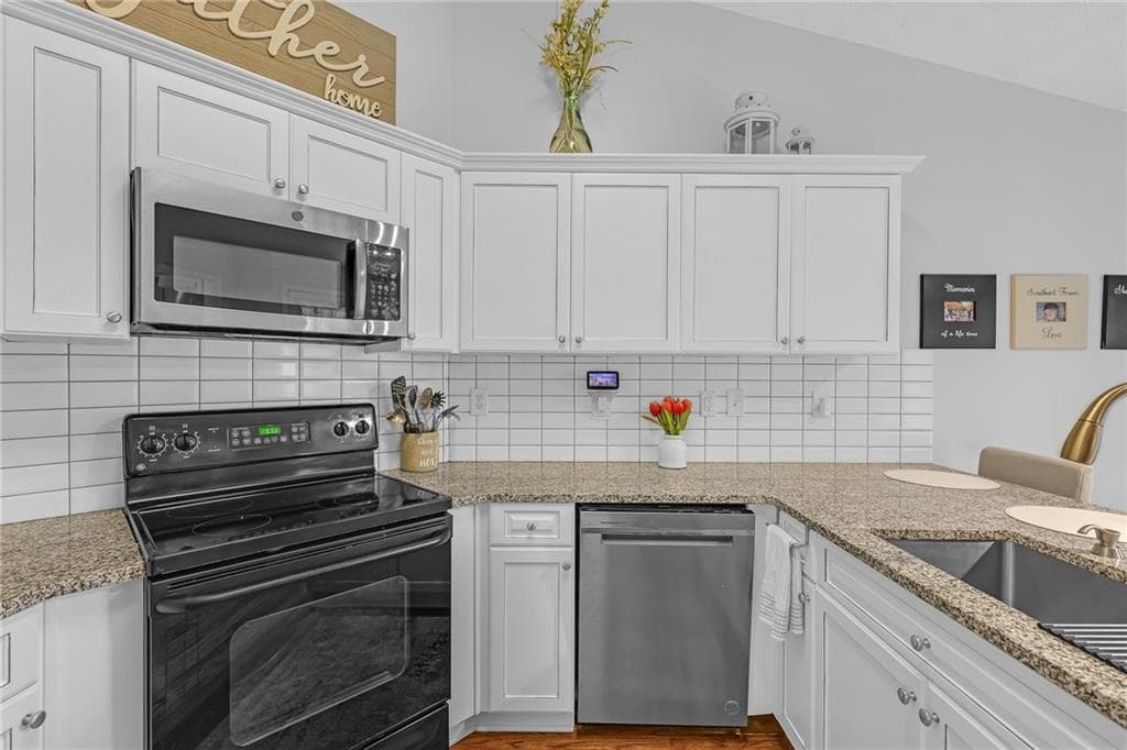 3 bedroom, 2 bathroom, 1,686 sq ft single family residence for sale at 225 Dunagan Drive, Lawrenceville, GA 30045 — photo 9