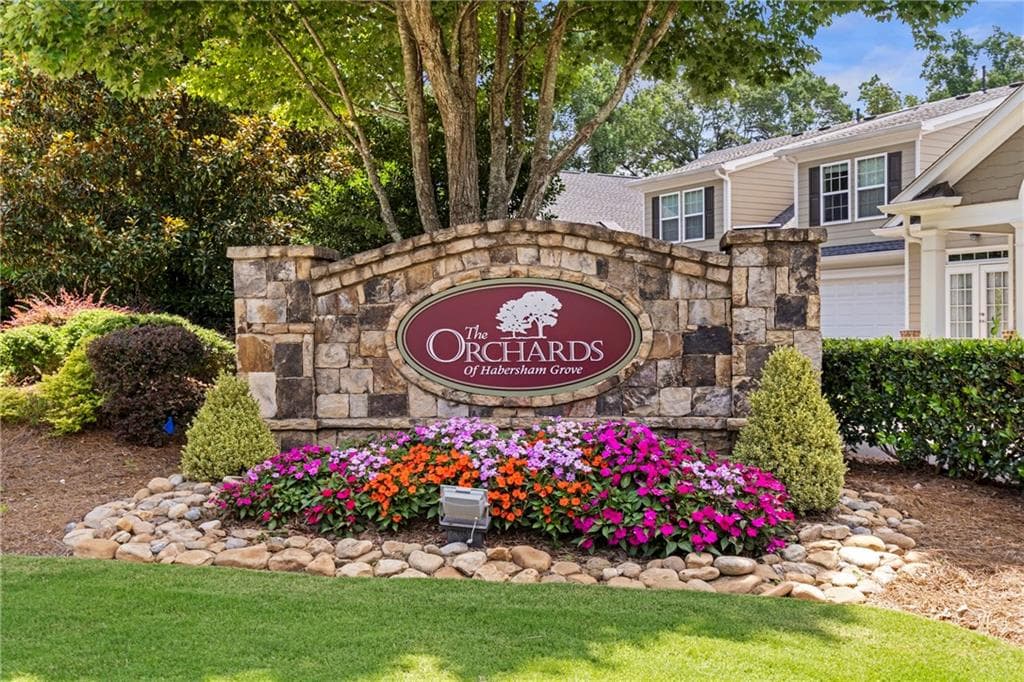 2 bedroom, 2 bathroom, 1,925 sq ft condominium for sale at 2694 Grapevine Circle, Cumming, GA 30041 — photo 2