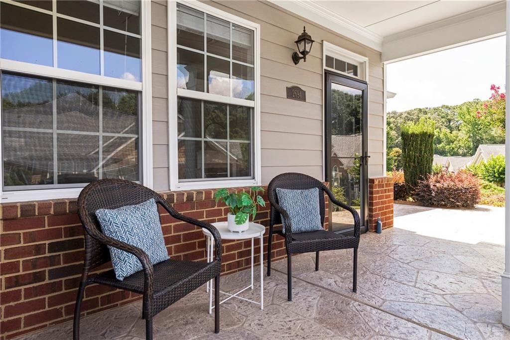2 bedroom, 2 bathroom, 1,925 sq ft condominium for sale at 2694 Grapevine Circle, Cumming, GA 30041 — photo 4