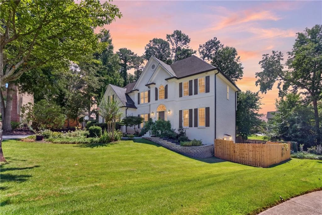 6 bedroom, 5 bathroom, 3,848 sq ft single family residence for sale at 2094 Cape Liberty Drive, Suwanee, GA 30024 — photo 3