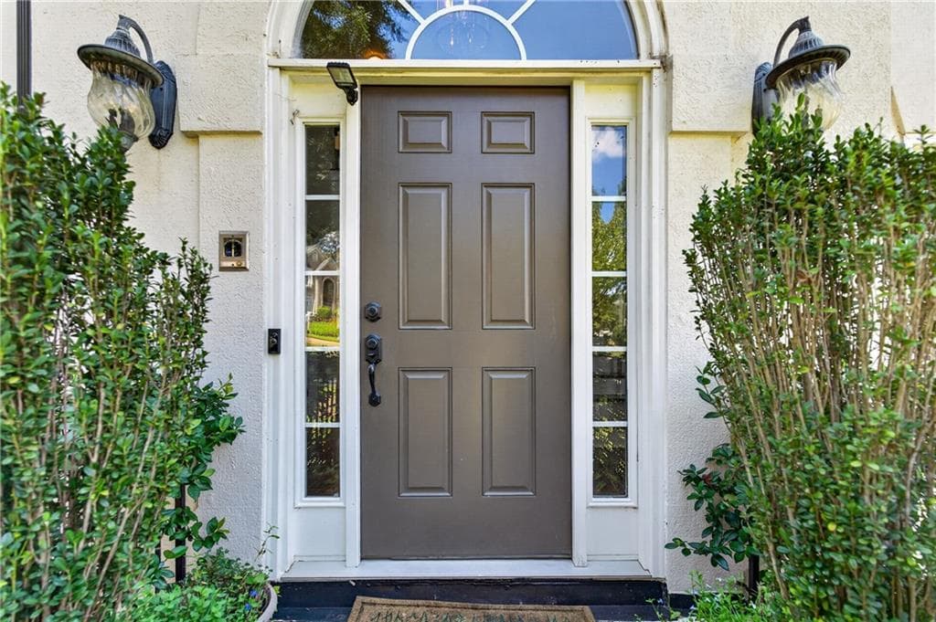 6 bedroom, 5 bathroom, 3,848 sq ft single family residence for sale at 2094 Cape Liberty Drive, Suwanee, GA 30024 — photo 4