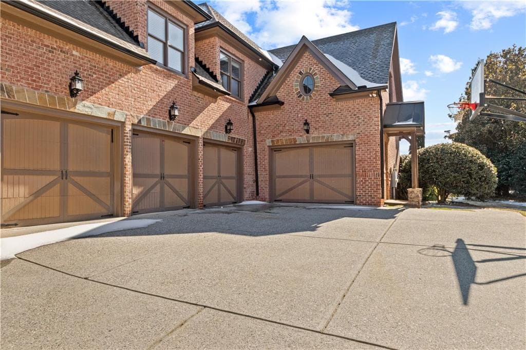 6 bedroom, 7 bathroom, 8,915 sq ft single family residence for sale at 2613 Northern Oak Drive, Braselton, GA 30517 — photo 4