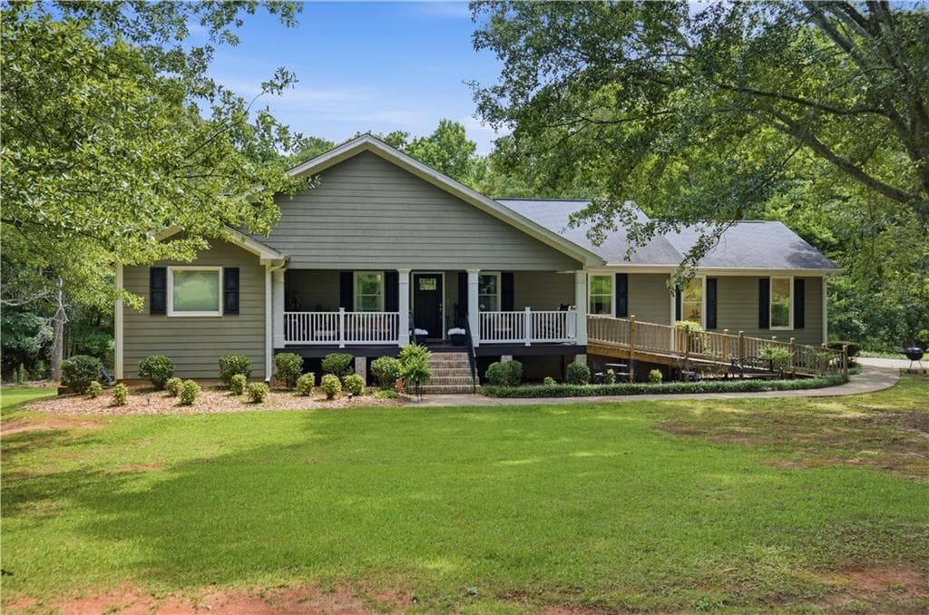 4 bedroom, 4 bathroom, 1,776 sq ft single family residence under contract at 1470 Jackson Drive, Cumming, GA 30040