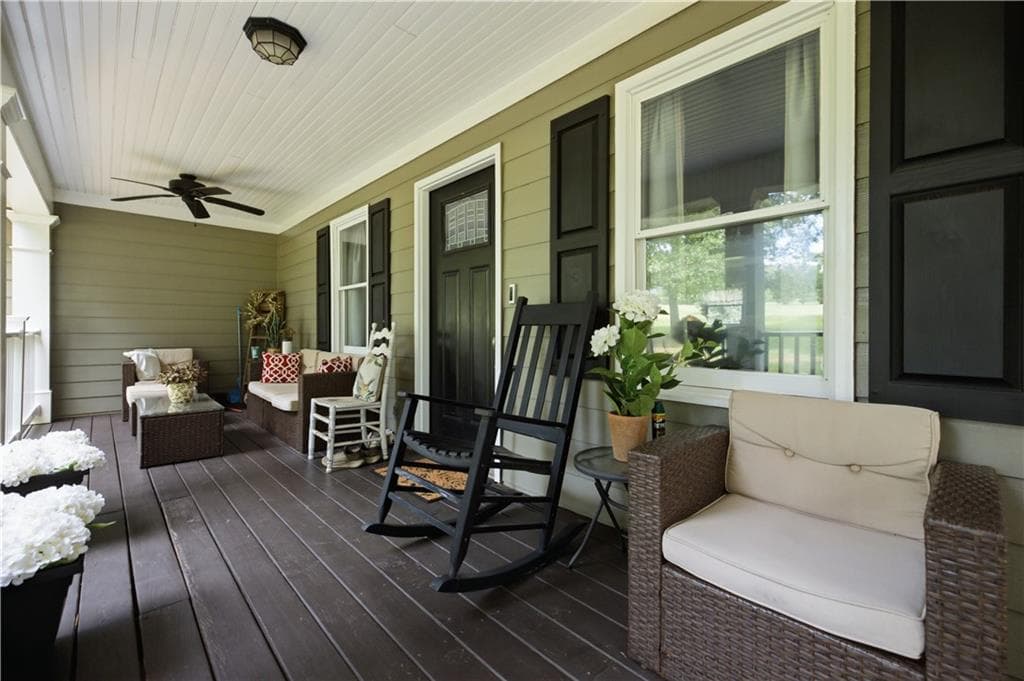 4 bedroom, 4 bathroom, 1,776 sq ft single family residence under contract at 1470 Jackson Drive, Cumming, GA 30040 — photo 2