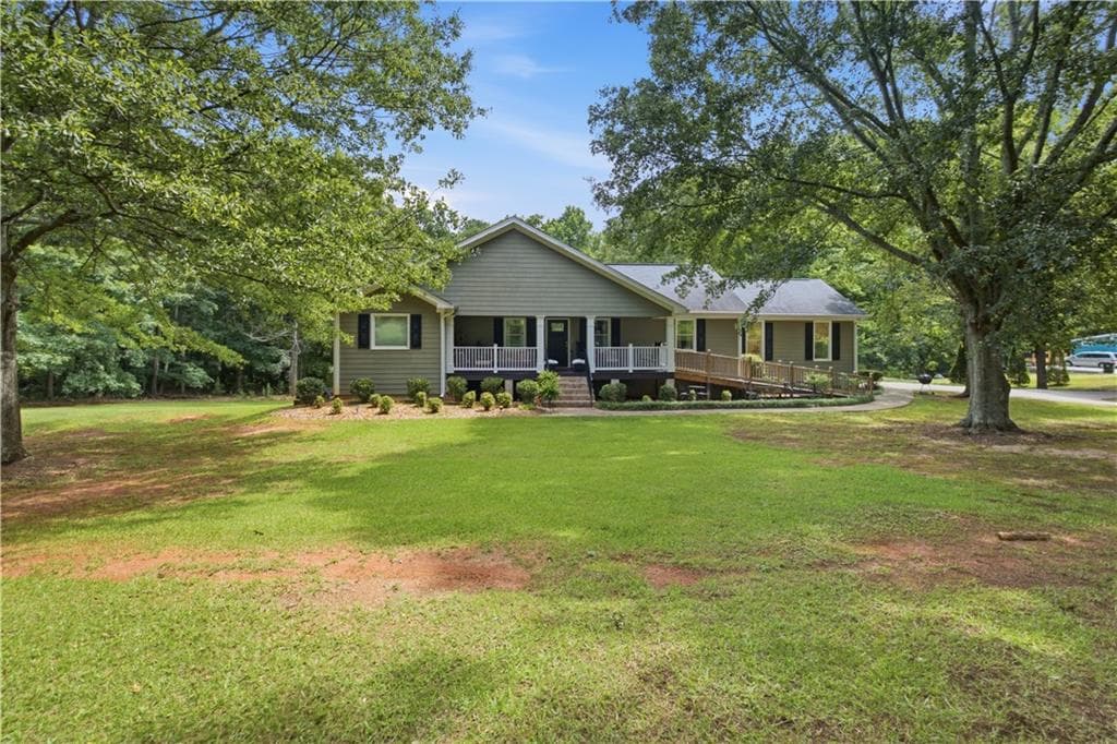 4 bedroom, 4 bathroom, 1,776 sq ft single family residence under contract at 1470 Jackson Drive, Cumming, GA 30040 — photo 3
