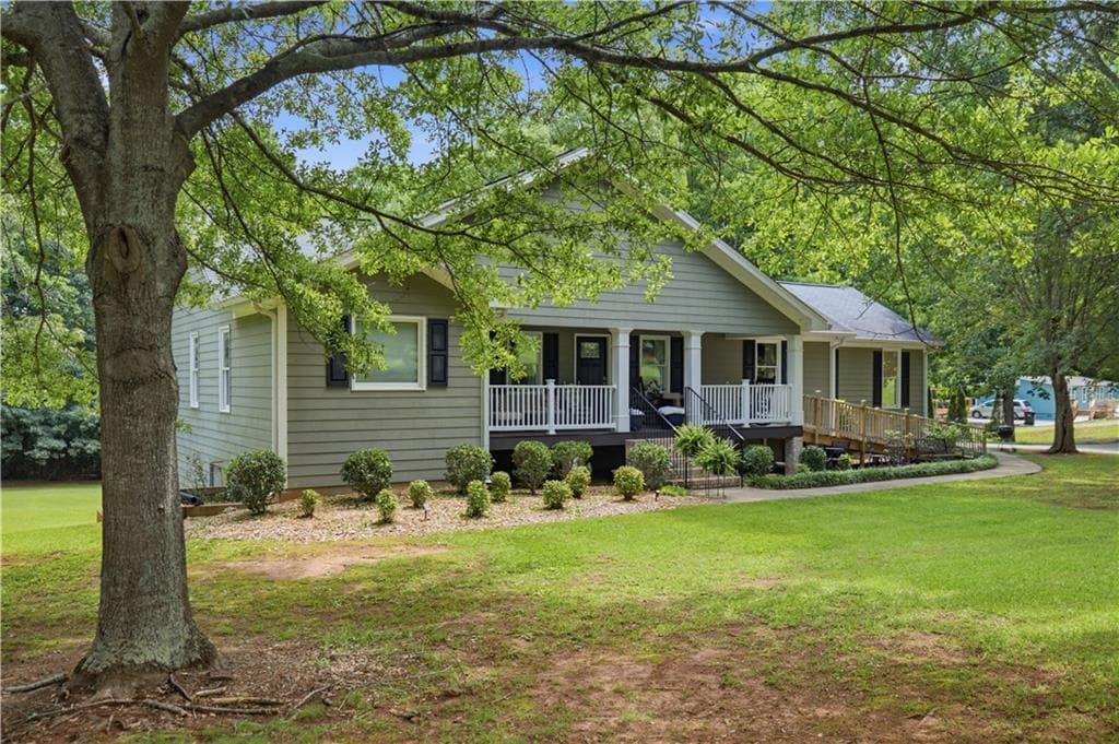 4 bedroom, 4 bathroom, 1,776 sq ft single family residence under contract at 1470 Jackson Drive, Cumming, GA 30040 — photo 4