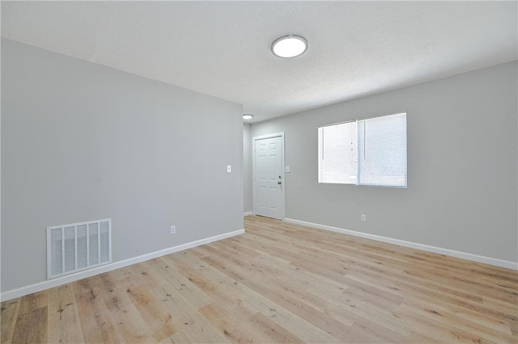 duplex for sale at 955 Tilden Street, Atlanta, GA 30318 — photo 4