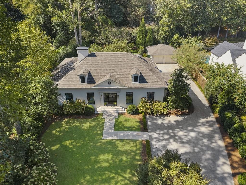 4 bedroom, 4 bathroom, 4,600 sq ft single family residence under contract at 447 Valley Road, Atlanta, GA 30305 — photo 4