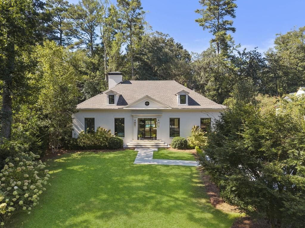 4 bedroom, 4 bathroom, 4,600 sq ft single family residence under contract at 447 Valley Road, Atlanta, GA 30305 — photo 8