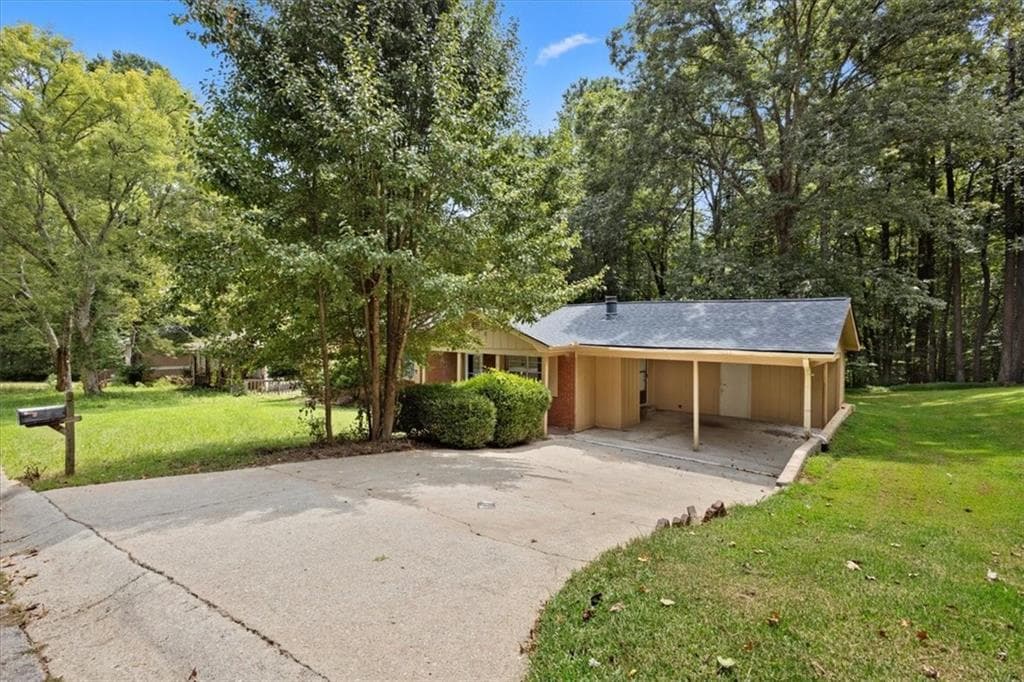 3 bedroom, 2 bathroom, 1,150 sq ft single family residence for rent at 3065 Tara Woods Drive, Douglasville, GA 30135 for $1,665 a month — photo 3