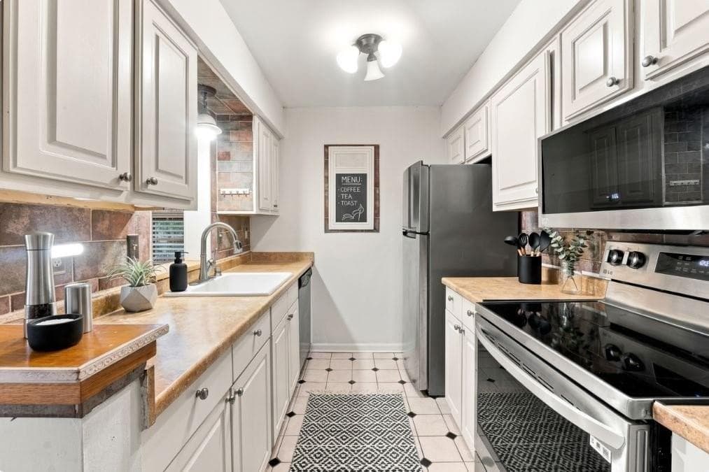 2 bedroom, 2 bathroom, 1,273 sq ft condominium for sale at 175 Barone Place, Atlanta, GA 30327 — photo 3