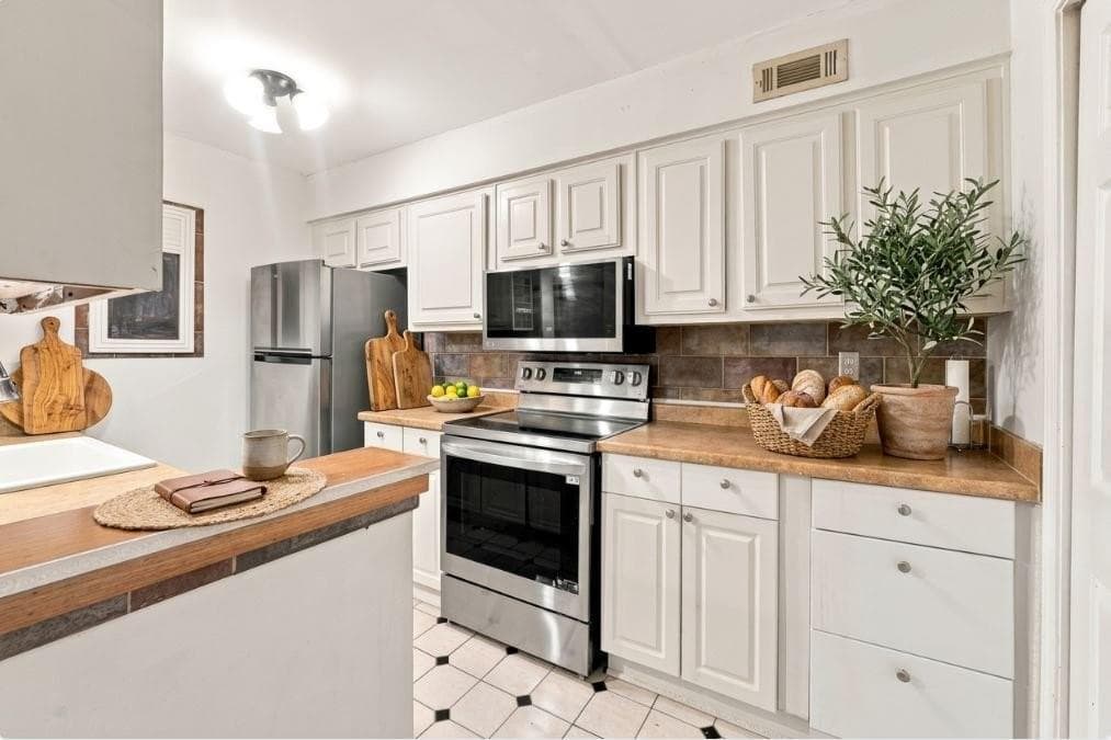 2 bedroom, 2 bathroom, 1,273 sq ft condominium for sale at 175 Barone Place, Atlanta, GA 30327 — photo 5