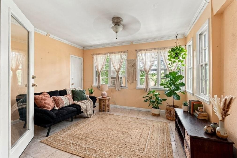2 bedroom, 2 bathroom, 1,273 sq ft condominium for sale at 175 Barone Place, Atlanta, GA 30327