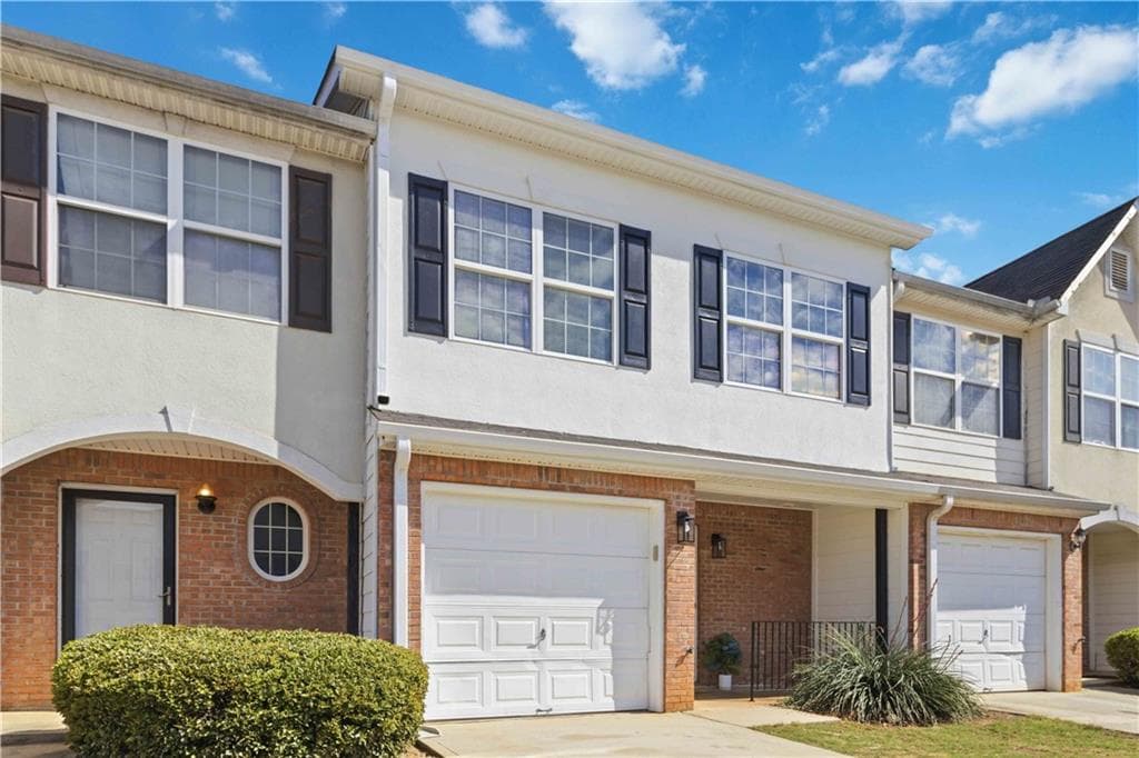 3 bedroom, 3 bathroom, 1,568 sq ft townhouse for sale at 702 Georgetown Court, Jonesboro, GA 30236 — photo 2