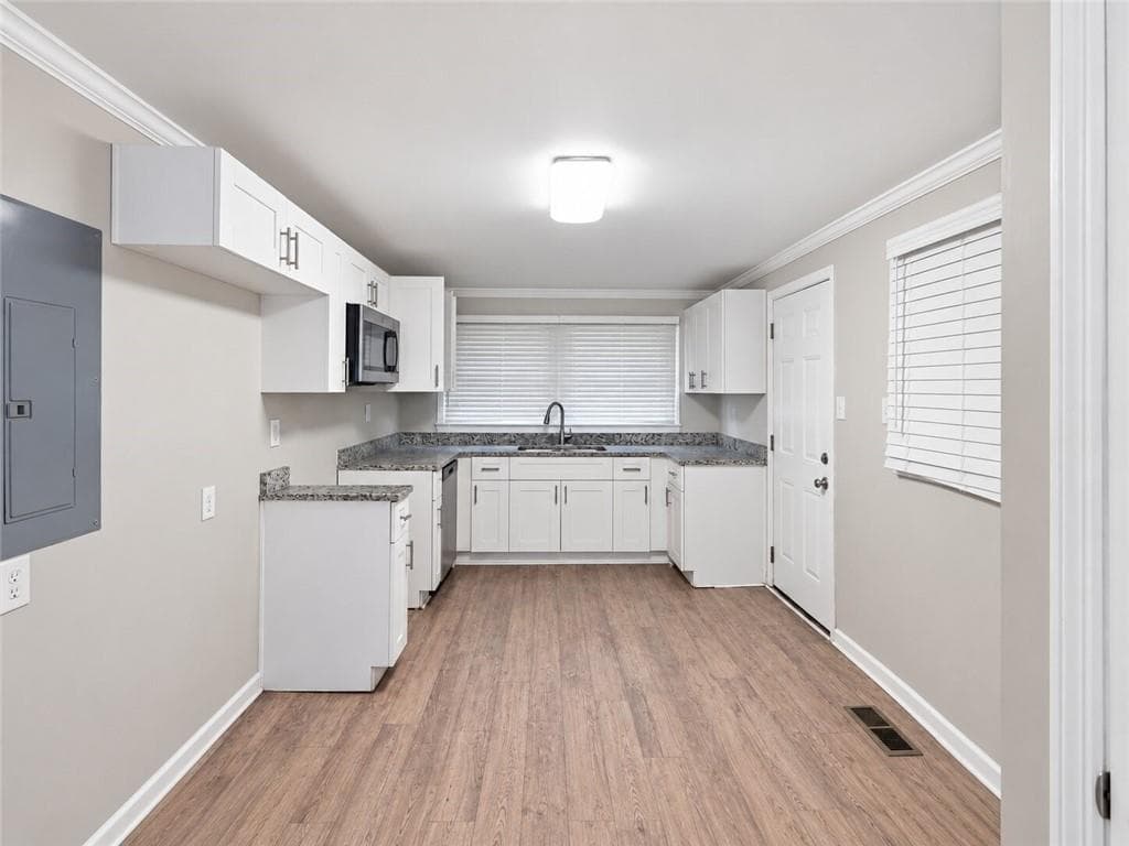 4 bedroom, 2 bathroom, 1,610 sq ft single family residence for sale at 3447 Jackson Drive, Decatur, GA 30032 — photo 8