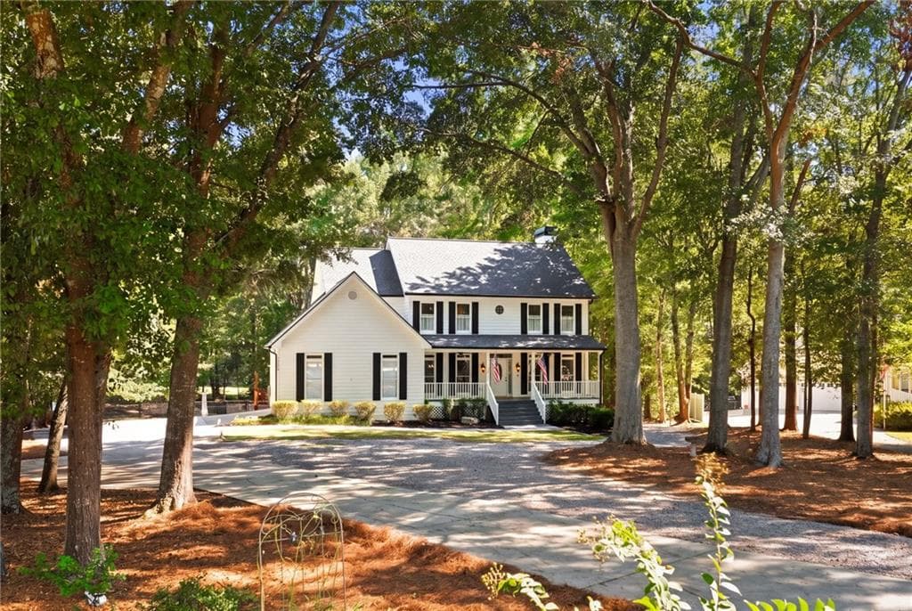 5 bedroom, 4 bathroom, 3,202 sq ft single family residence under contract at 3256 Fieldcrest Road, Loganville, GA 30052