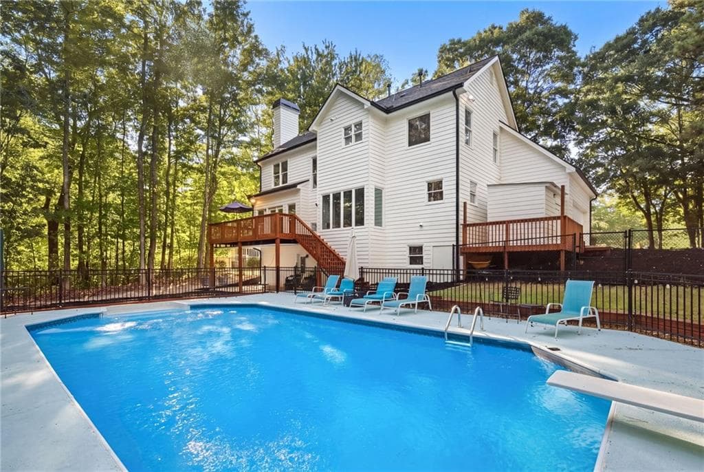 5 bedroom, 4 bathroom, 3,202 sq ft single family residence under contract at 3256 Fieldcrest Road, Loganville, GA 30052 — photo 3