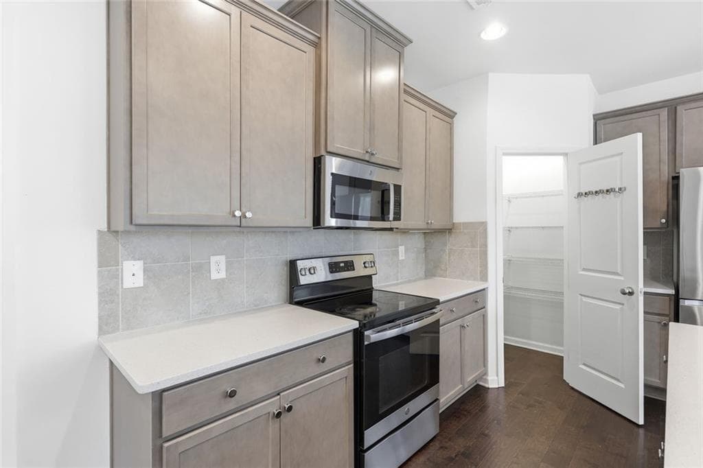3 bedroom, 3 bathroom, 2,236 sq ft single family residence for rent at 586 Morrow Lane, Atlanta, GA 30331 for $2,450 a month — photo 10