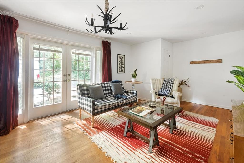 6 bedroom, 4 bathroom, 2,367 sq ft single family residence for sale at 1393 Markan Drive, Atlanta, GA 30306 — photo 7