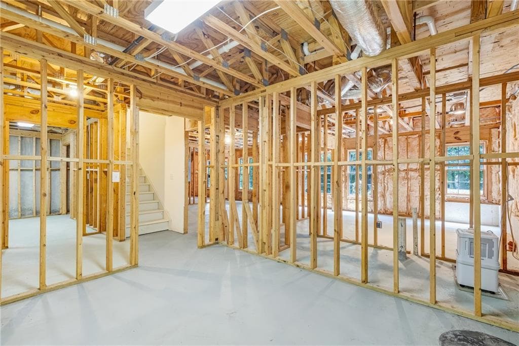 5 bedroom, 4 bathroom, 4,171 sq ft single family residence for sale at 1128 Promontory Drive, Marietta, GA 30062 — photo 6