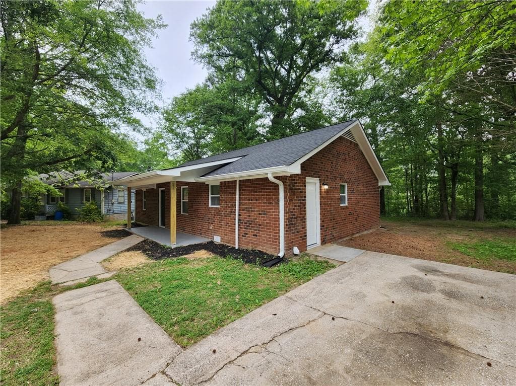 3 bedroom, 2 bathroom, 1,134 sq ft single family residence for rent at 723 W Creek Circle, Monroe, GA 30655 for $1,495 a month — photo 2