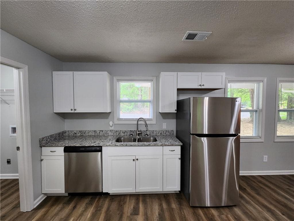 3 bedroom, 2 bathroom, 1,134 sq ft single family residence for rent at 723 W Creek Circle, Monroe, GA 30655 for $1,495 a month — photo 3