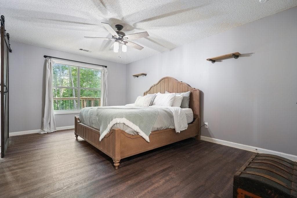 3 bedroom, 2 bathroom, 1,413 sq ft single family residence under contract at 1372 Towne Harbor Trail, Woodstock, GA 30189 — photo 3