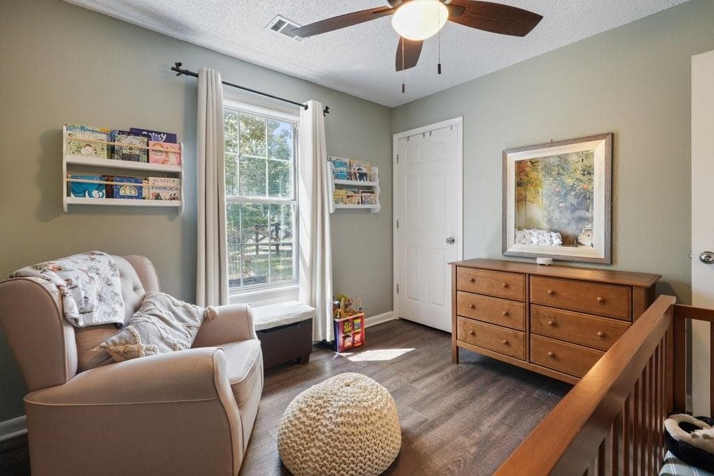3 bedroom, 2 bathroom, 1,413 sq ft single family residence under contract at 1372 Towne Harbor Trail, Woodstock, GA 30189 — photo 4
