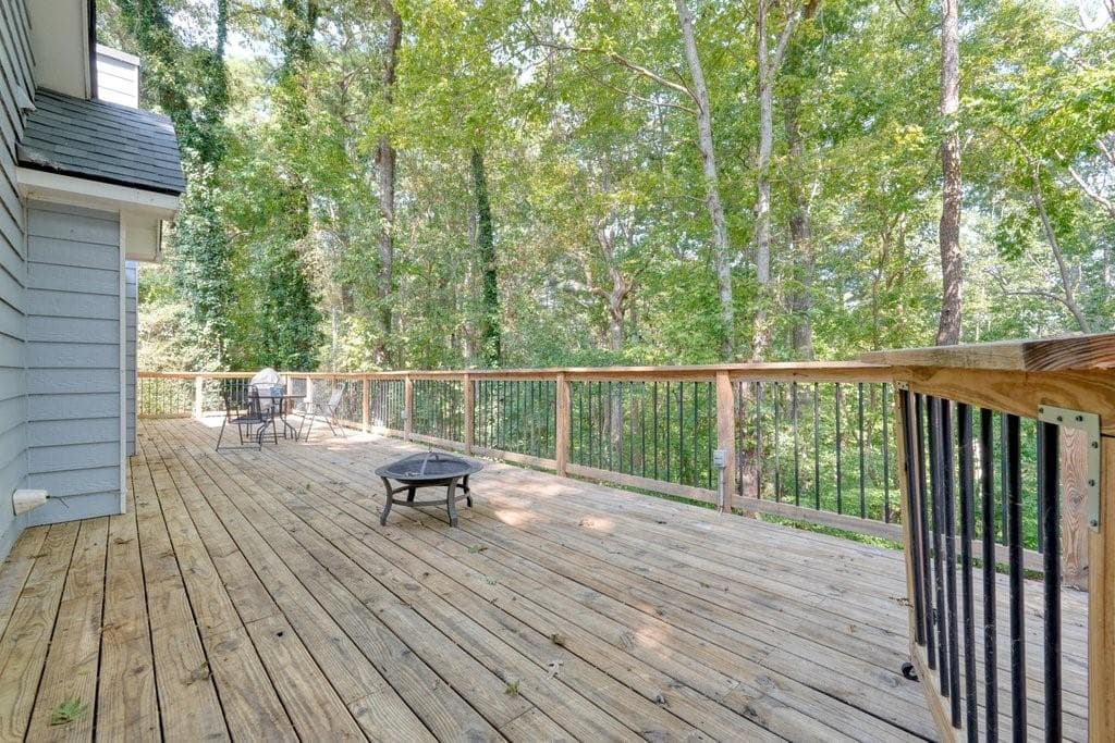 3 bedroom, 2 bathroom, 1,413 sq ft single family residence under contract at 1372 Towne Harbor Trail, Woodstock, GA 30189 — photo 5