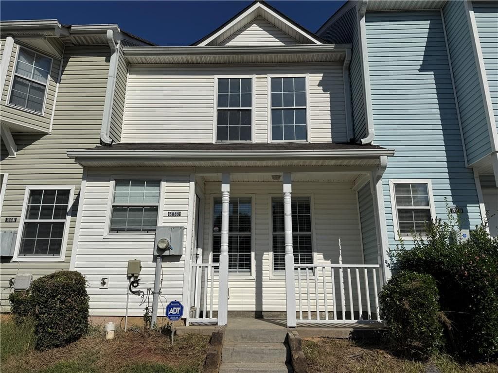 2 bedroom, 2 bathroom, 1,032 sq ft townhouse for sale at 5889 Trent Walk Drive, Lithonia, GA 30038 — photo 2