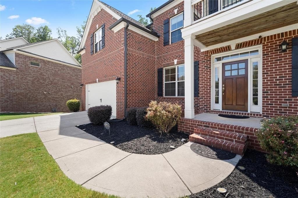 5 bedroom, 4 bathroom, 4,052 sq ft single family residence for sale at 3020 Waldorf Lane, Cumming, GA 30041 — photo 3