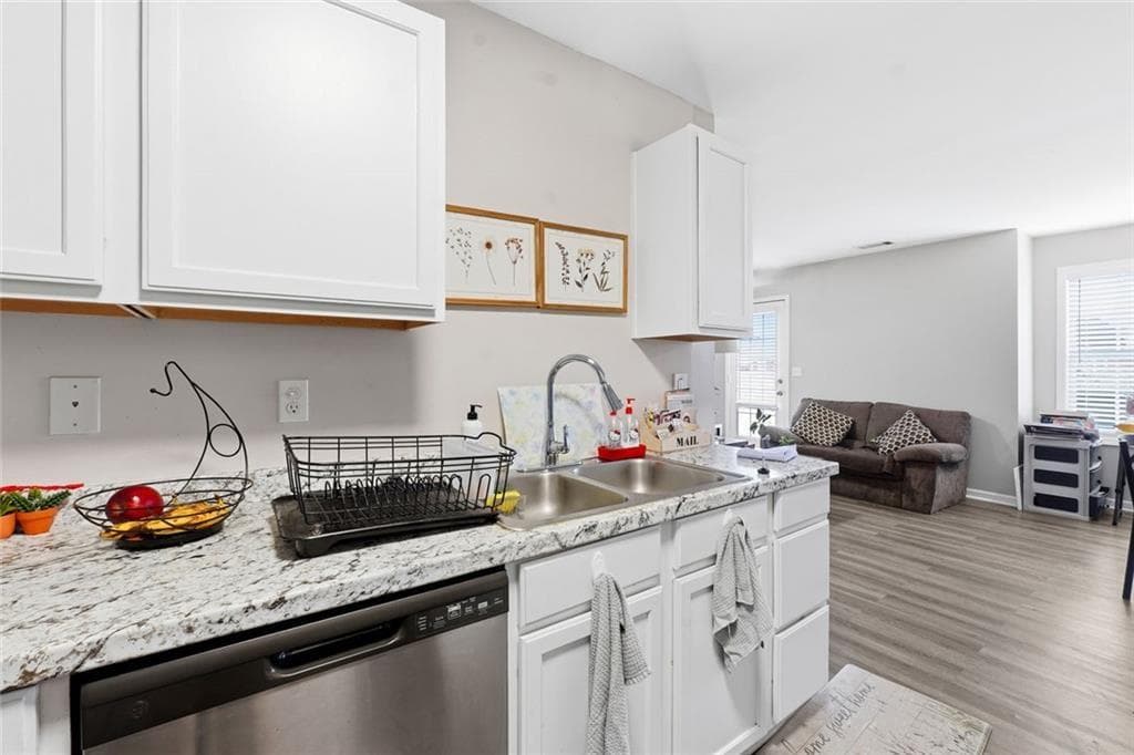 3 bedroom, 3 bathroom, 1,586 sq ft condominium for sale at 7712 Autry Circle 210, Douglasville, GA 30134 — photo 9