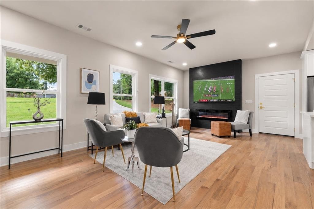4 bedroom, 3 bathroom, 2,194 sq ft single family residence for sale at 2621 Patrick Court, Atlanta, GA 30317 — photo 4