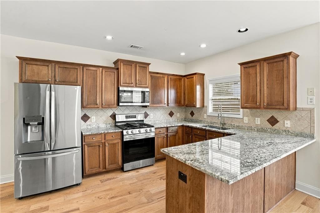 4 bedroom, 3 bathroom, 2,930 sq ft single family residence for sale at 9065 Blue Willow Court, Gainesville, GA 30506 — photo 2