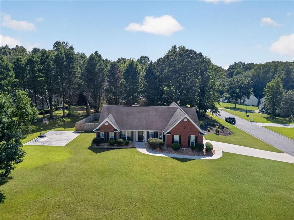3 bedroom, 2 bathroom, 2,135 sq ft single family residence under contract at 300 Hickory Pointe Court, Villa Rica, GA 30180 — photo 2