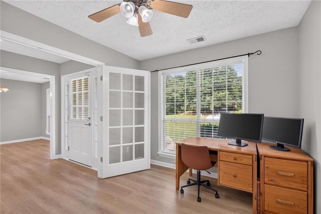3 bedroom, 2 bathroom, 2,135 sq ft single family residence under contract at 300 Hickory Pointe Court, Villa Rica, GA 30180 — photo 6