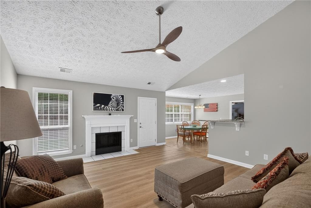 3 bedroom, 2 bathroom, 2,135 sq ft single family residence under contract at 300 Hickory Pointe Court, Villa Rica, GA 30180 — photo 8