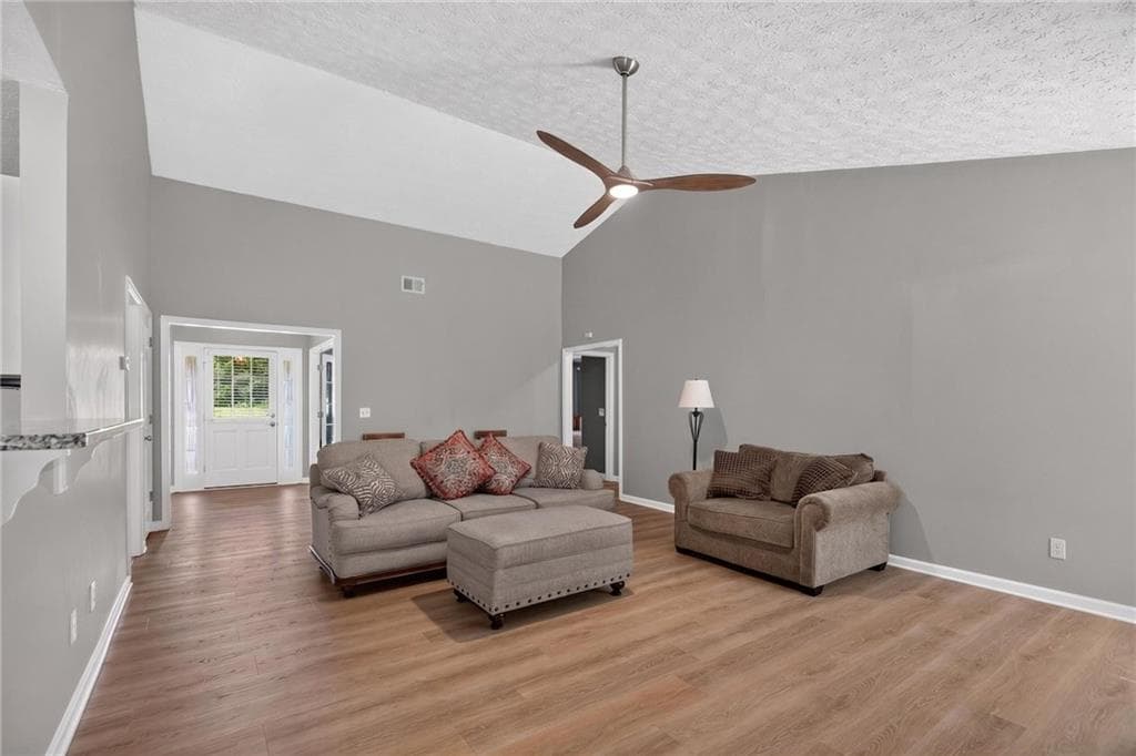 3 bedroom, 2 bathroom, 2,135 sq ft single family residence under contract at 300 Hickory Pointe Court, Villa Rica, GA 30180 — photo 10