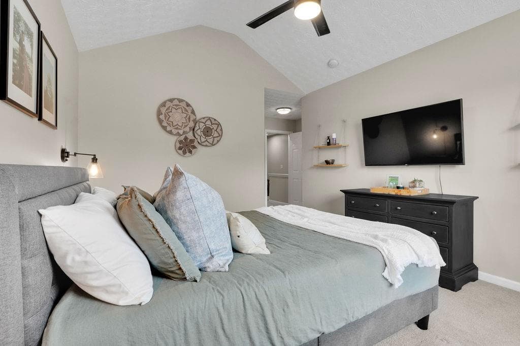 3 bedroom, 3 bathroom, 1,548 sq ft townhouse under contract at 6608 Splashwater Drive, Flowery Branch, GA 30542 — photo 4
