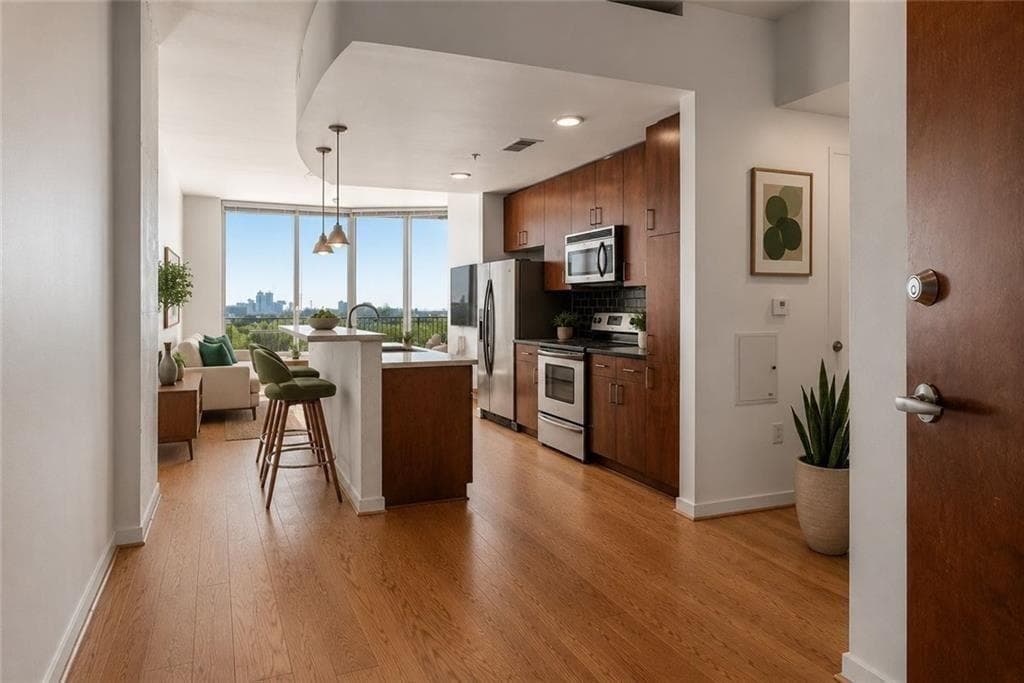 1 bedroom, 1 bathroom, 832 sq ft condominium for rent at 361 17th Street 1613, Atlanta, GA 30363 for $1,999 a month — photo 4