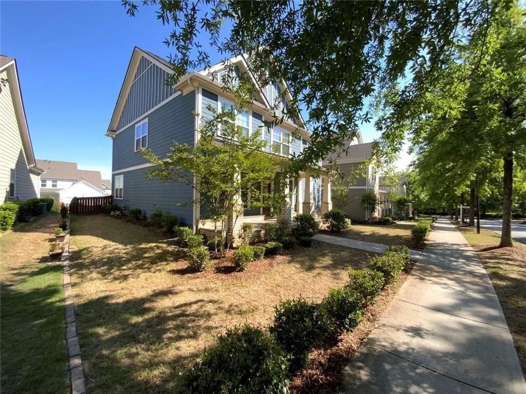 5 bedroom, 3 bathroom, 2,852 sq ft single family residence under contract at 9900 Ashton Old Road, Douglasville, GA 30135 — photo 3