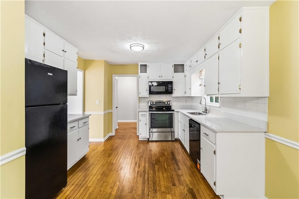 3 bedroom, 3 bathroom, 1,756 sq ft single family residence for sale at 2045 Maier Court, Snellville, GA 30078 — photo 9